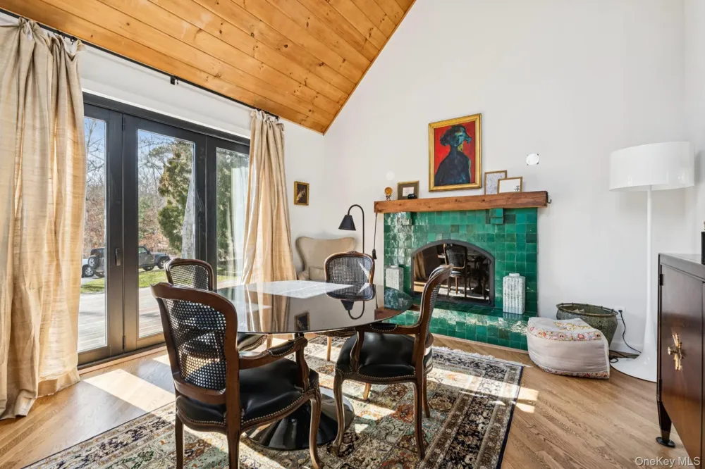 191 Bull Path East Hampton, NY 11937