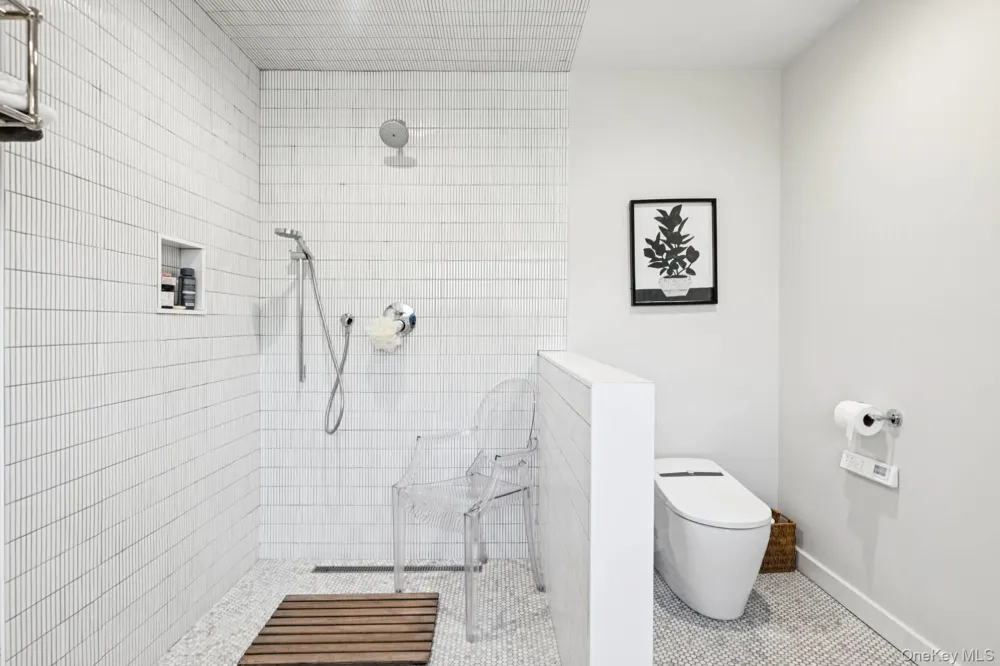 191 Bull Path East Hampton, NY 11937