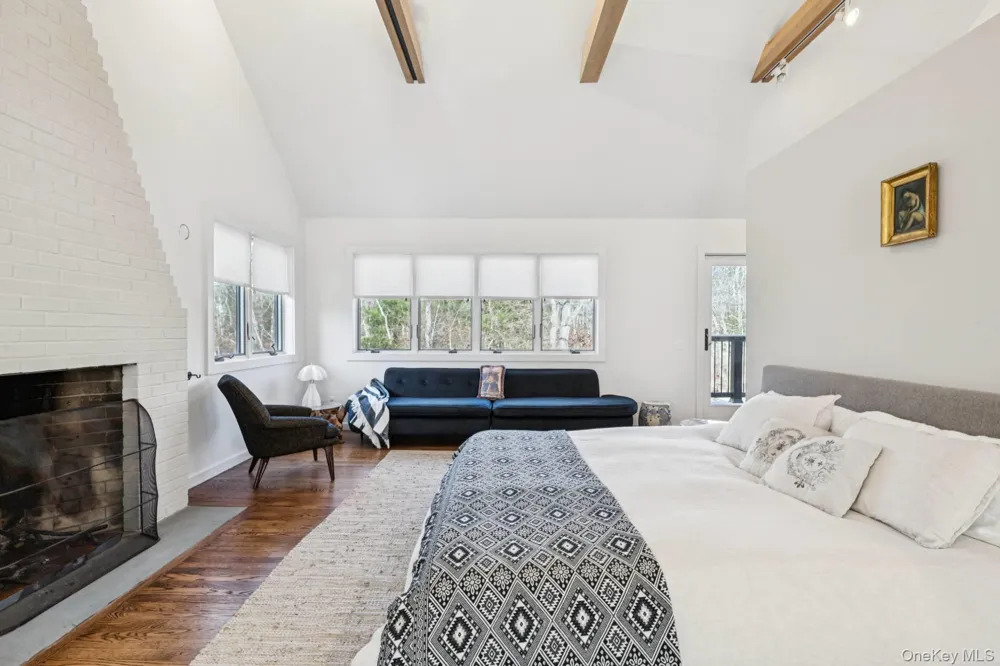 191 Bull Path East Hampton, NY 11937