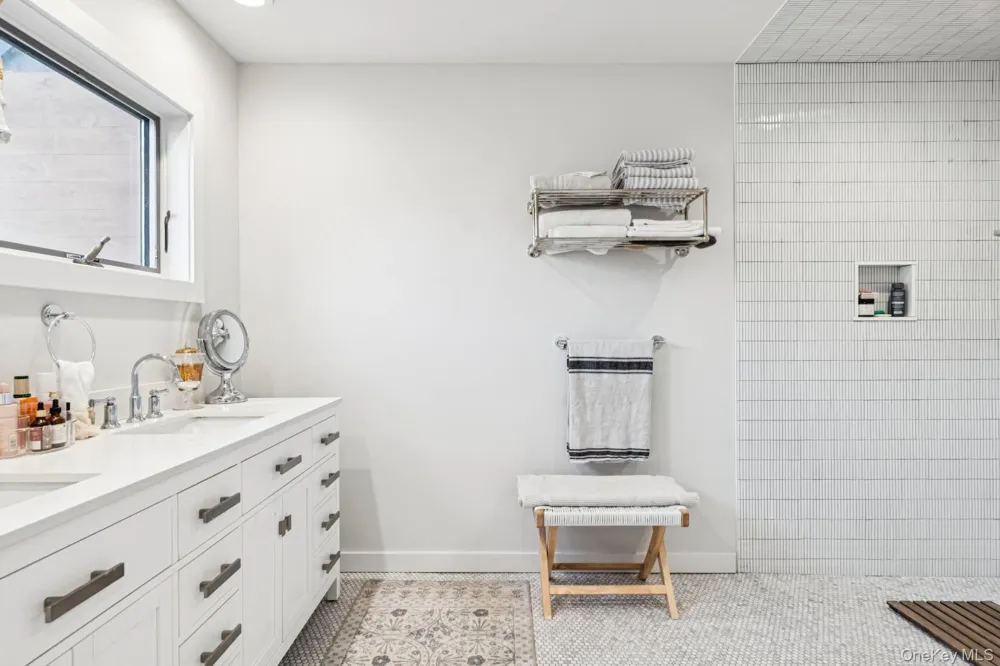 191 Bull Path East Hampton, NY 11937