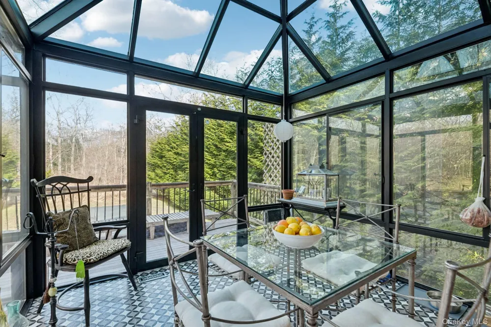 191 Bull Path East Hampton, NY 11937