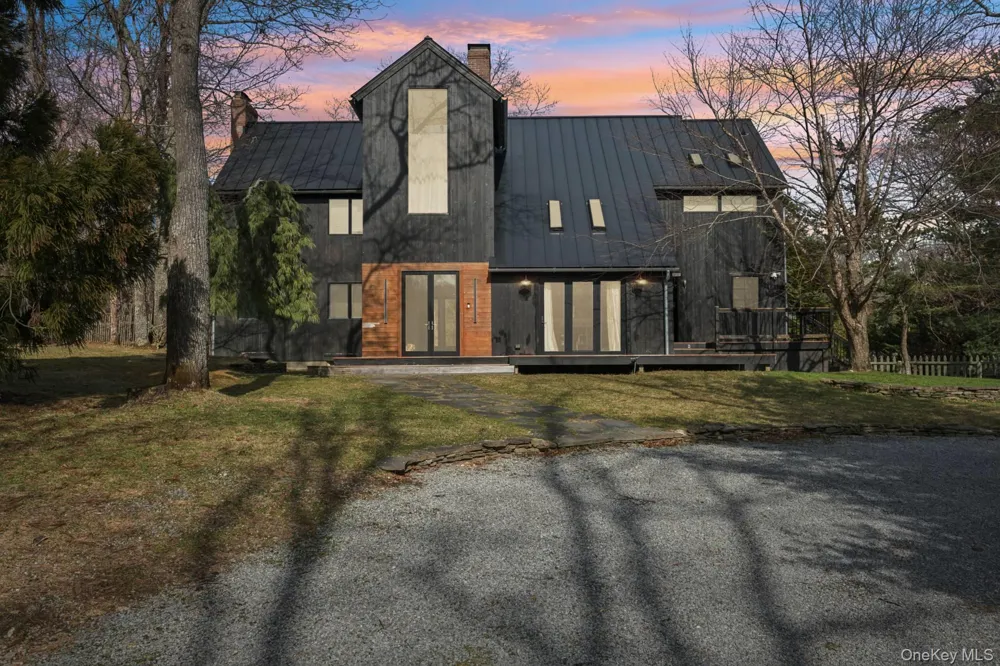 191 Bull Path East Hampton, NY 11937