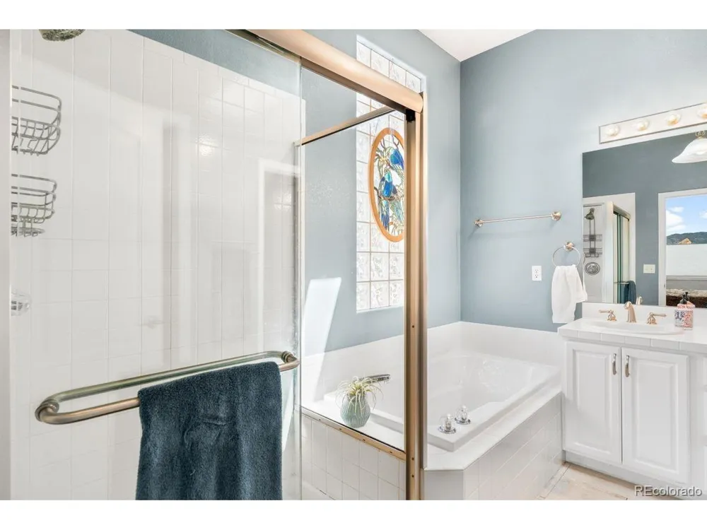 6653 Bright Water Trail Littleton, CO 80125