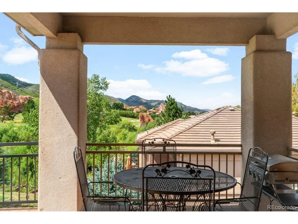 6653 Bright Water Trail Littleton, CO 80125