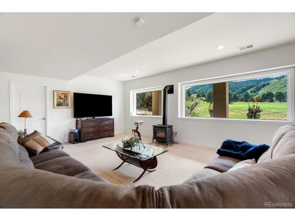 6653 Bright Water Trail Littleton, CO 80125