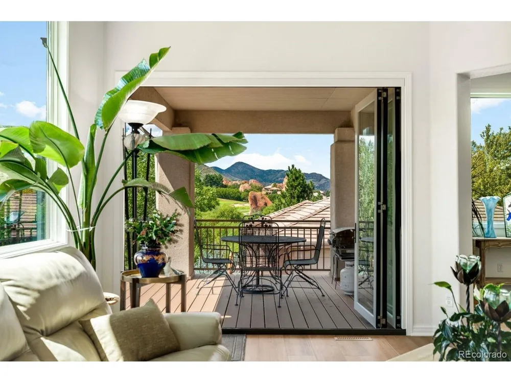 6653 Bright Water Trail Littleton, CO 80125