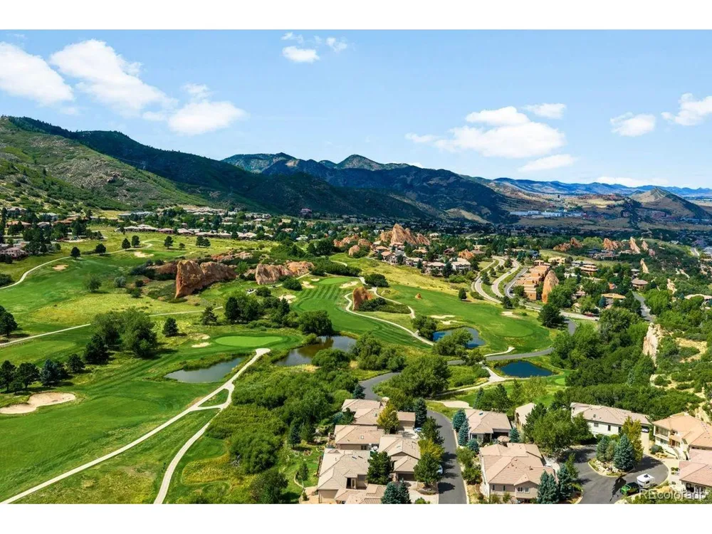 6653 Bright Water Trail Littleton, CO 80125