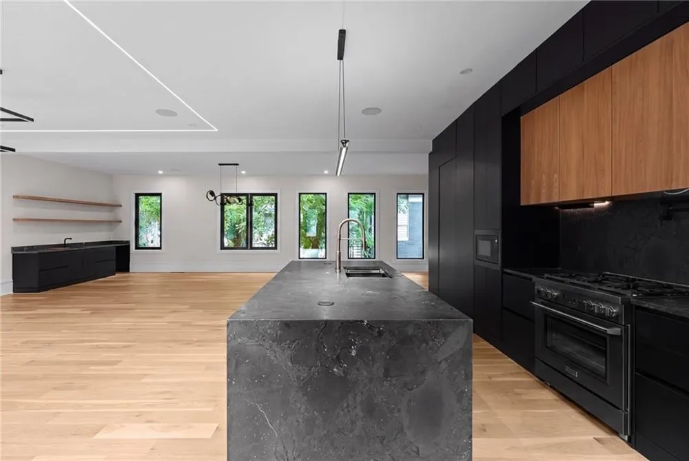 1666 S Gordon Street SW Atlanta, GA 30310