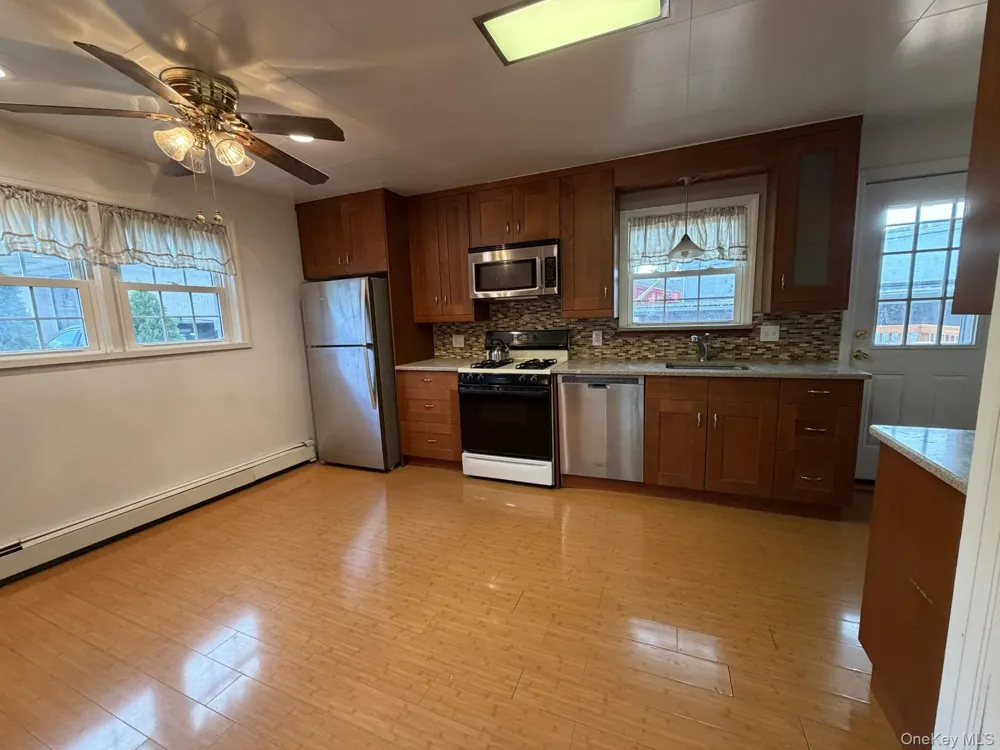 184 Horton Avenue Lynbrook, NY 11563