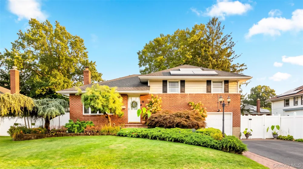 54 Jacqueline Road Massapequa, NY 11758