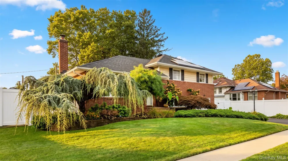 54 Jacqueline Road Massapequa, NY 11758