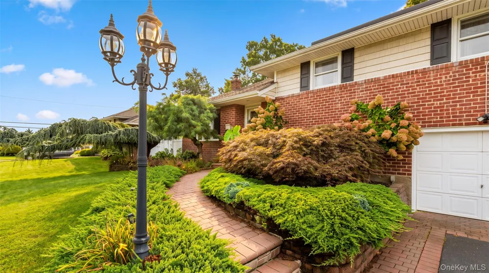 54 Jacqueline Road Massapequa, NY 11758