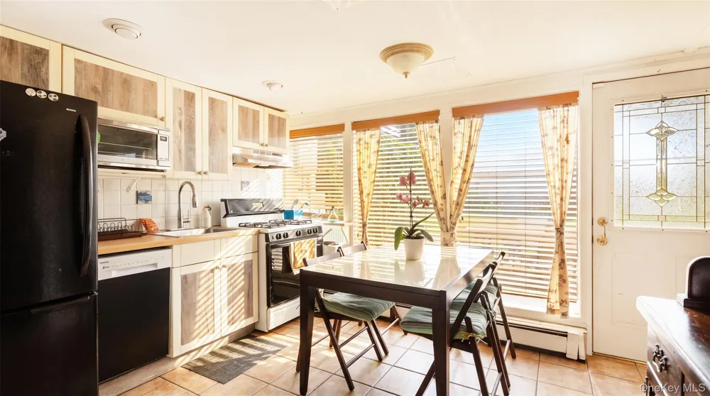 54 Jacqueline Road Massapequa, NY 11758