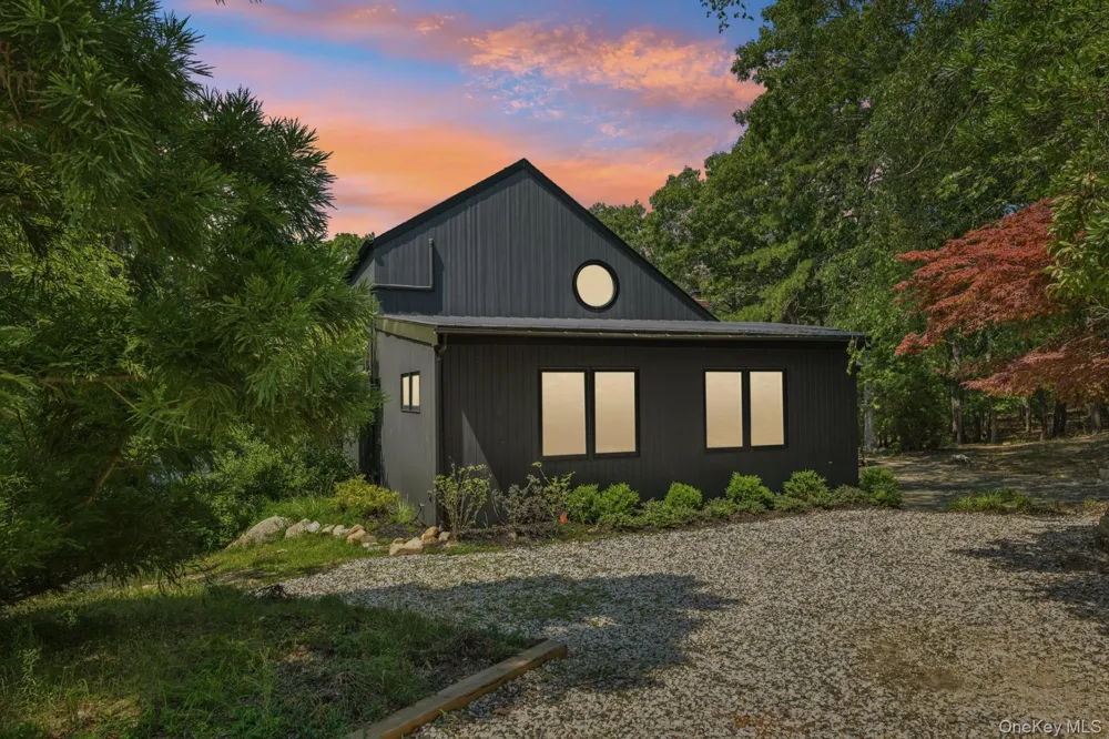 12 Deep View Court Wainscott, NY 11937