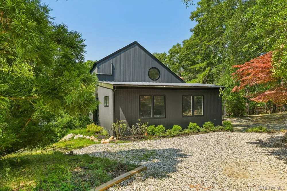 12 Deep View Court Wainscott, NY 11937