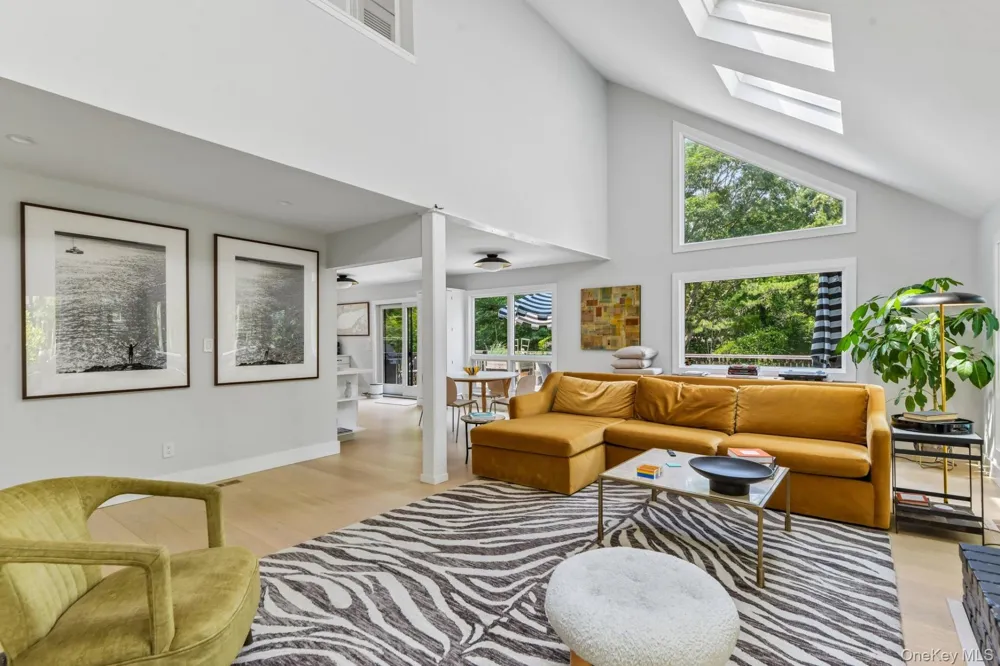 12 Deep View Court Wainscott, NY 11937
