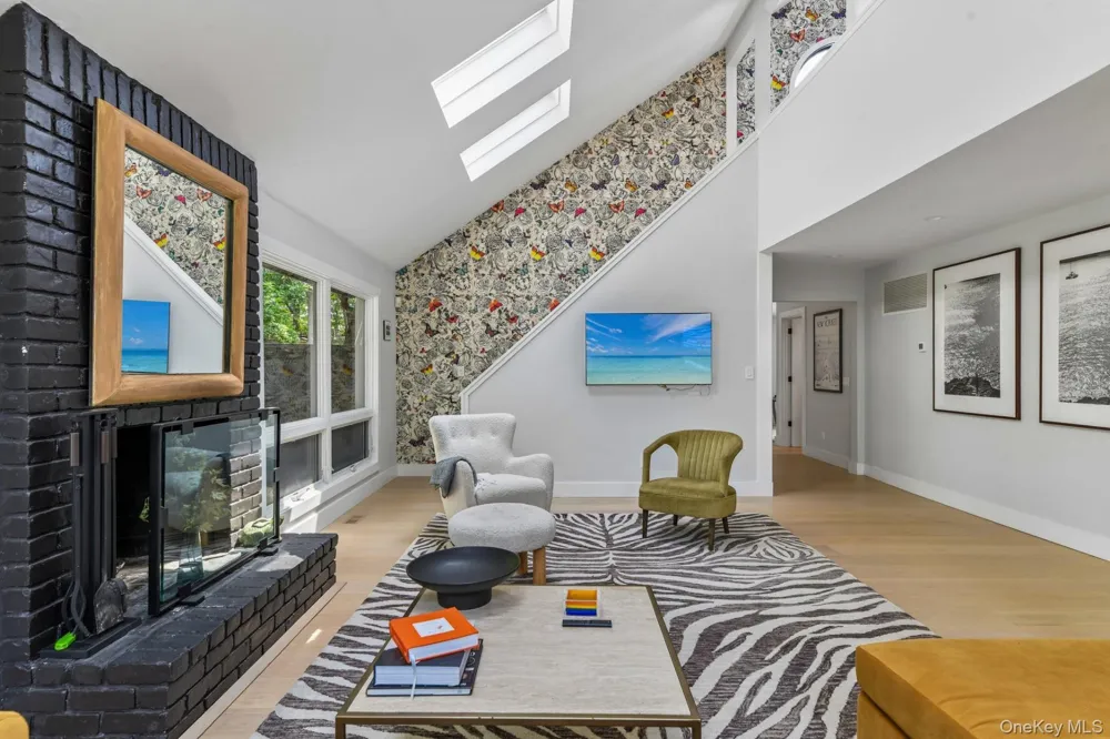 12 Deep View Court Wainscott, NY 11937