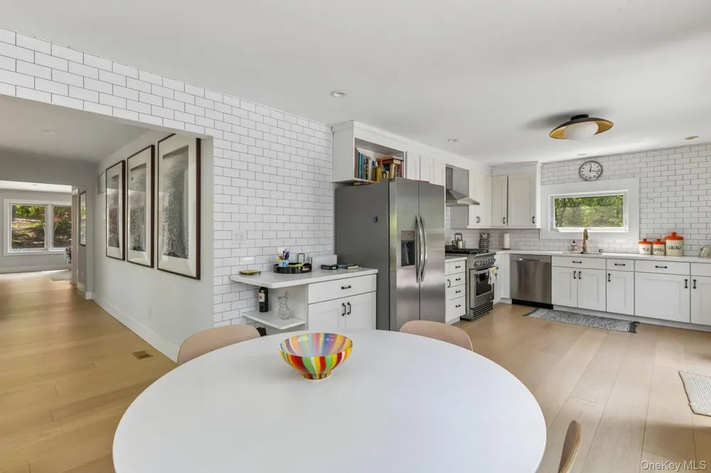 12 Deep View Court Wainscott, NY 11937