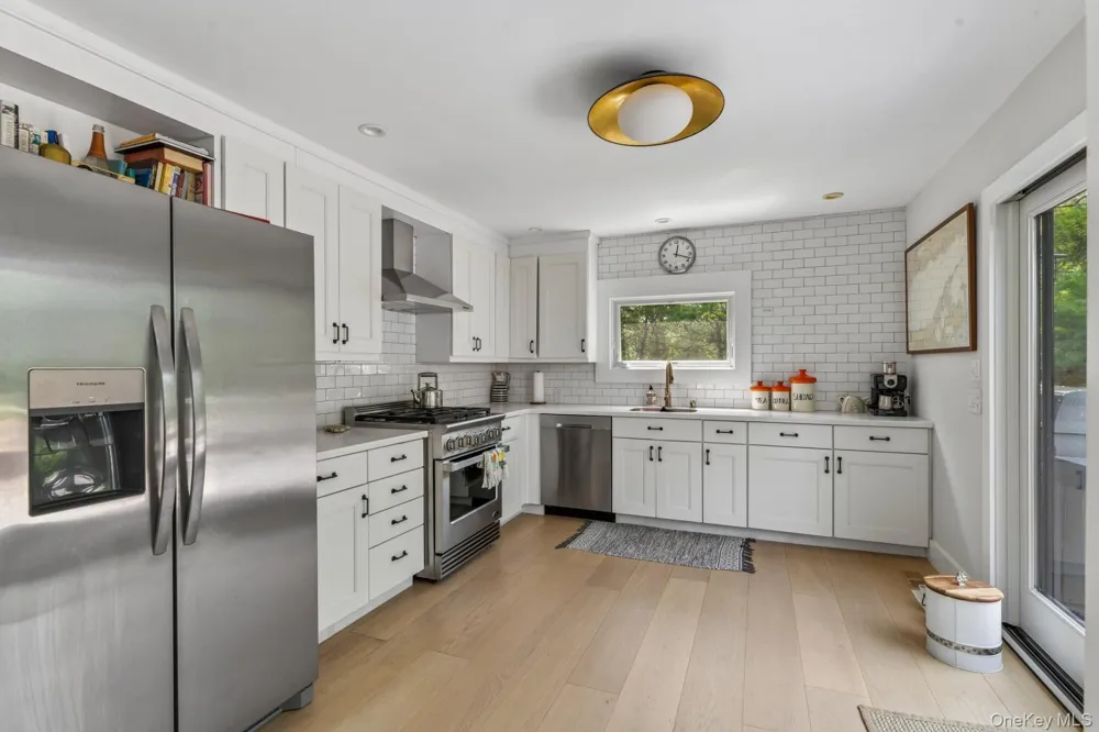 12 Deep View Court Wainscott, NY 11937
