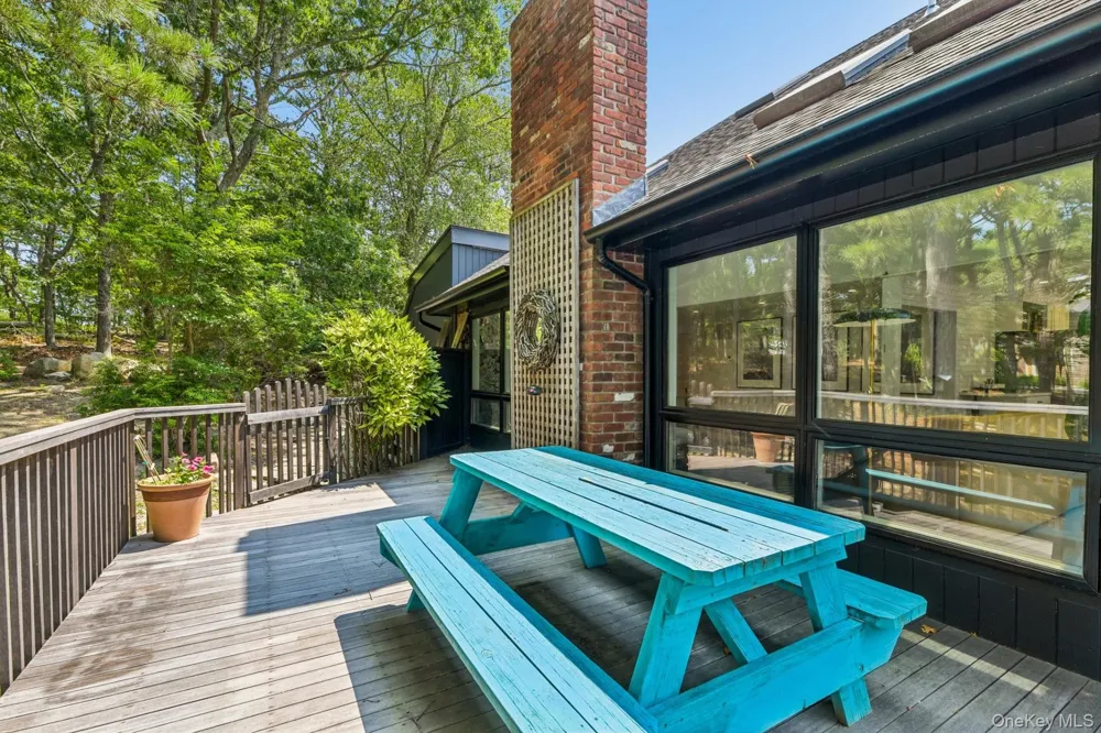 12 Deep View Court Wainscott, NY 11937