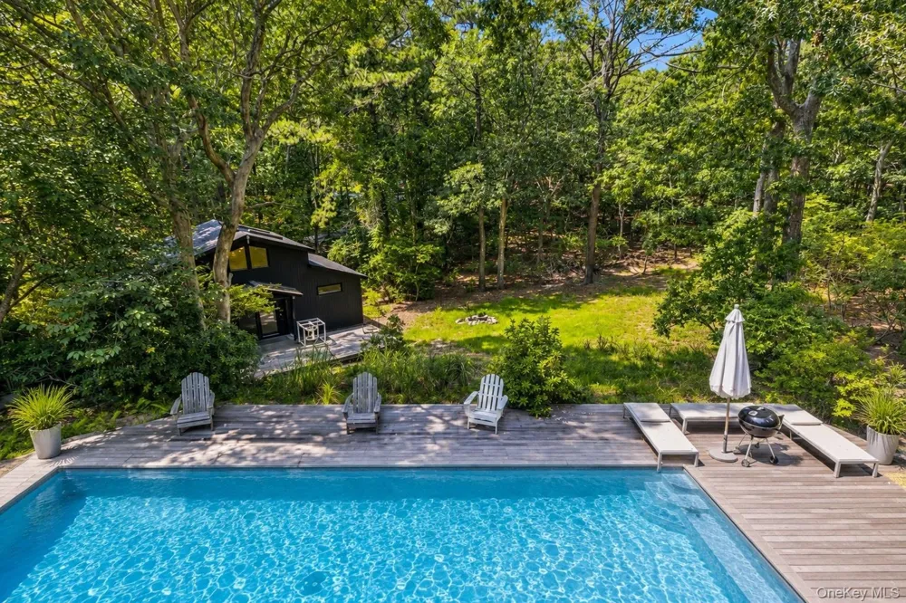 12 Deep View Court Wainscott, NY 11937