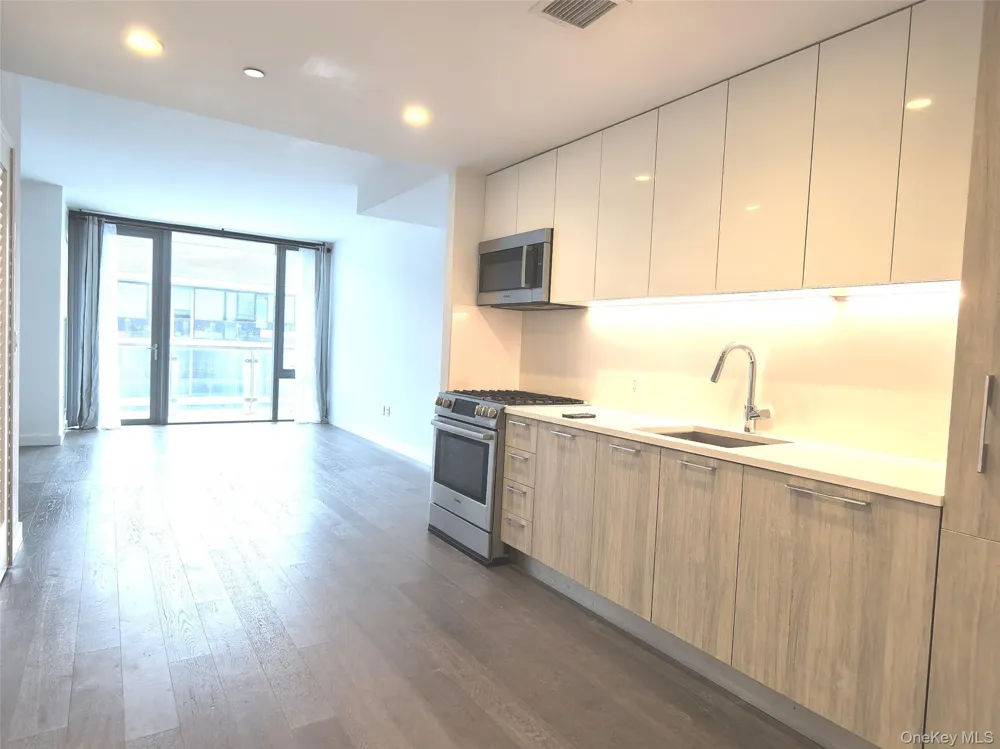 13103 40th Road #PH1W Flushing, NY 11354