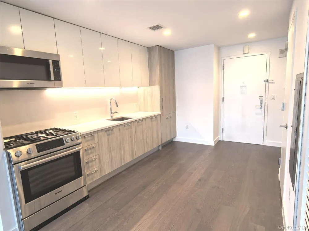 13103 40th Road #PH1W Flushing, NY 11354