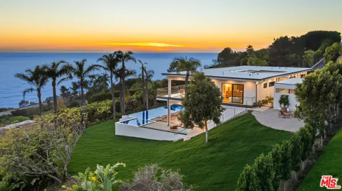 4732 Avenida Del Mar