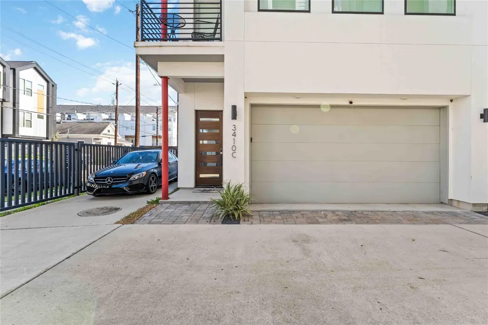 3410 Baer Street #C Houston, TX 77020