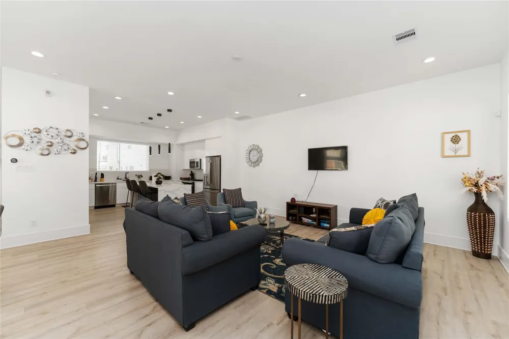 3410 Baer Street #C Houston, TX 77020
