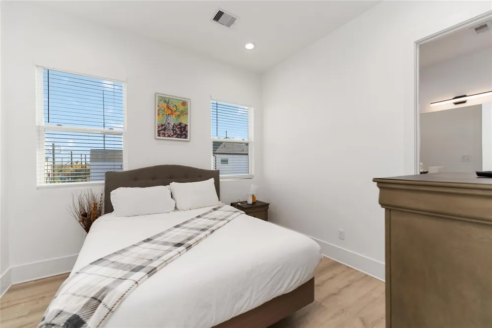 3410 Baer Street #C Houston, TX 77020