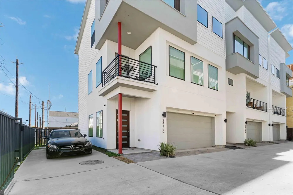 3410 Baer Street #C Houston, TX 77020
