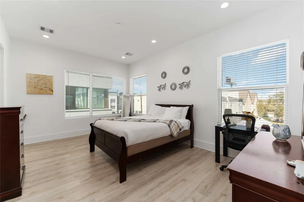3410 Baer Street #C Houston, TX 77020