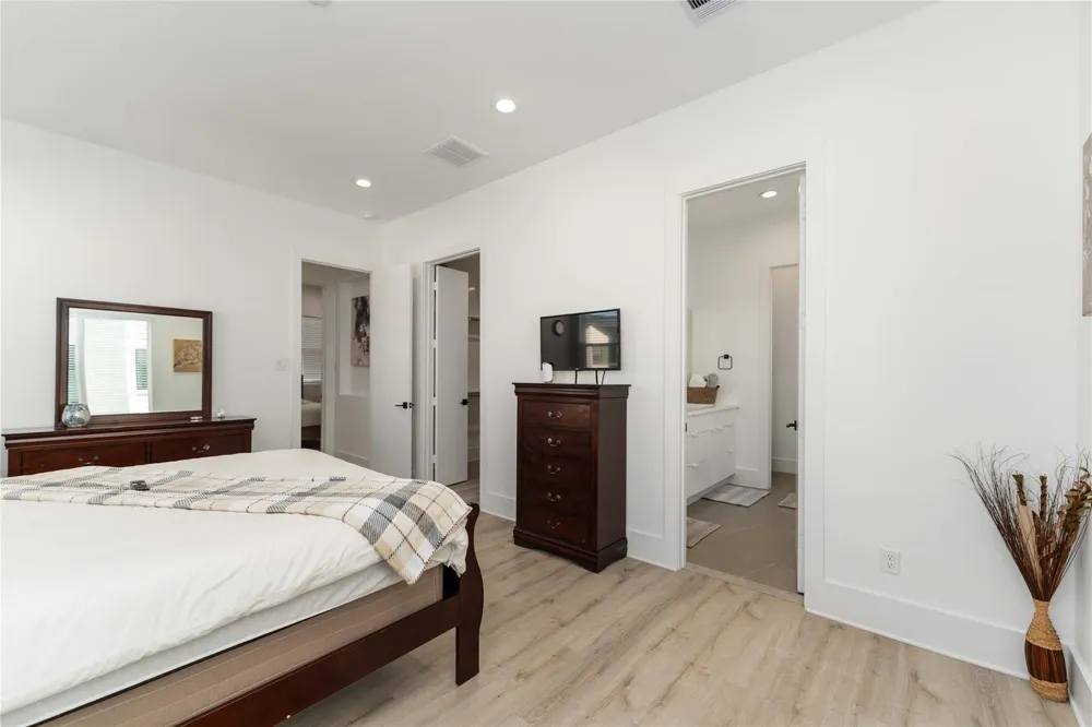 3410 Baer Street #C Houston, TX 77020