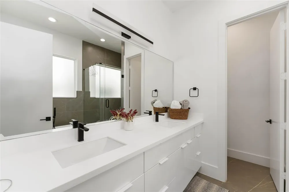 3410 Baer Street #C Houston, TX 77020