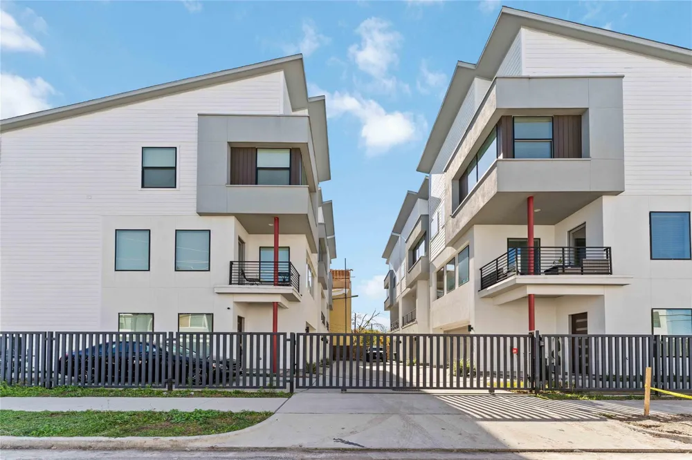 3410 Baer Street #C Houston, TX 77020