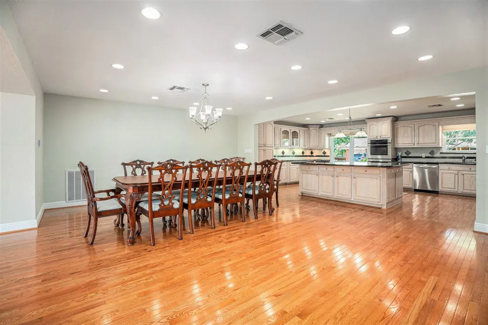 33 Maple Lane Galveston, TX 77551