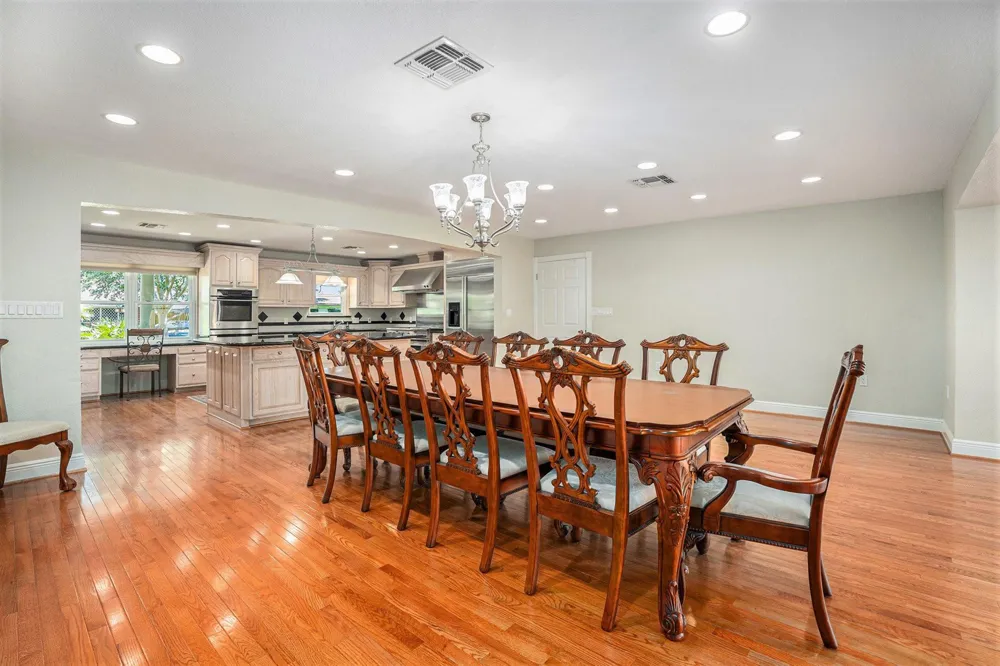 33 Maple Lane Galveston, TX 77551