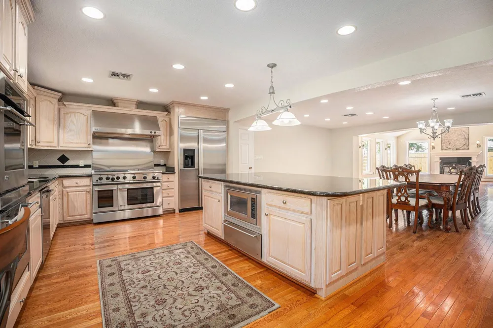 33 Maple Lane Galveston, TX 77551