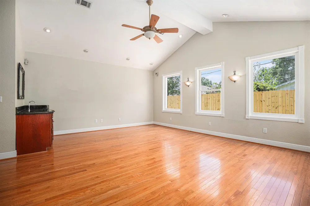 33 Maple Lane Galveston, TX 77551