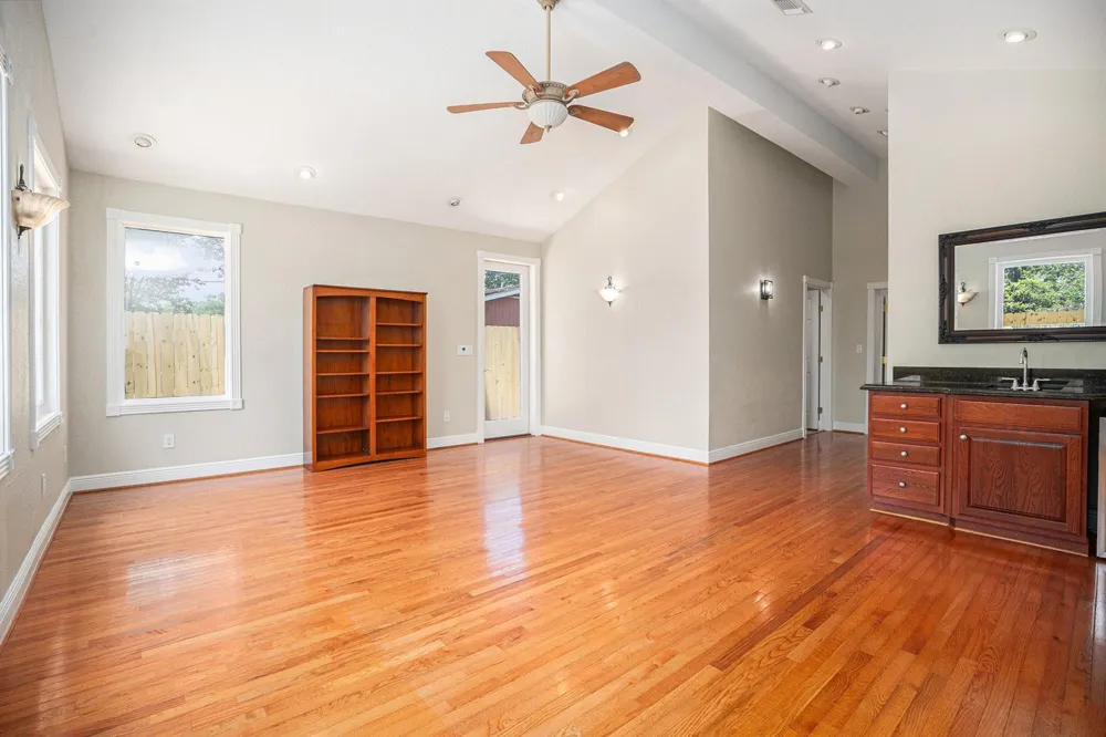 33 Maple Lane Galveston, TX 77551