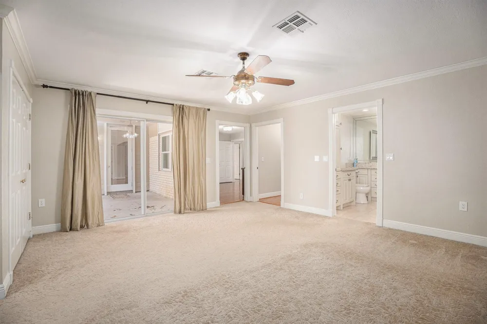 33 Maple Lane Galveston, TX 77551