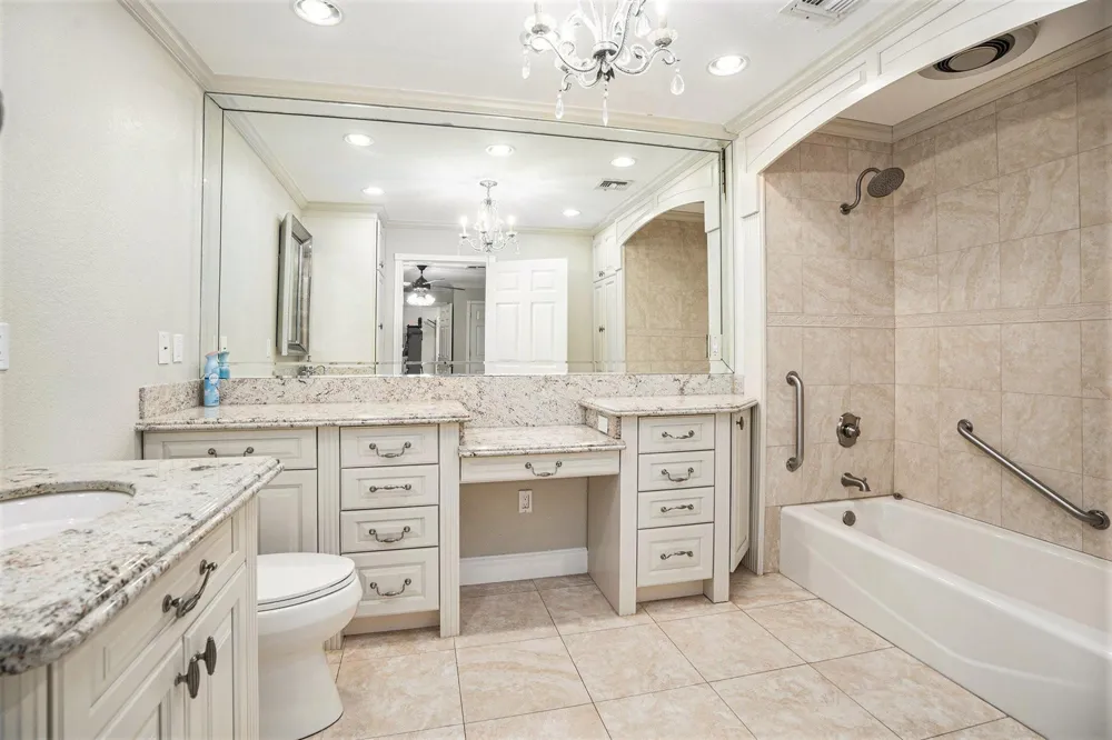 33 Maple Lane Galveston, TX 77551