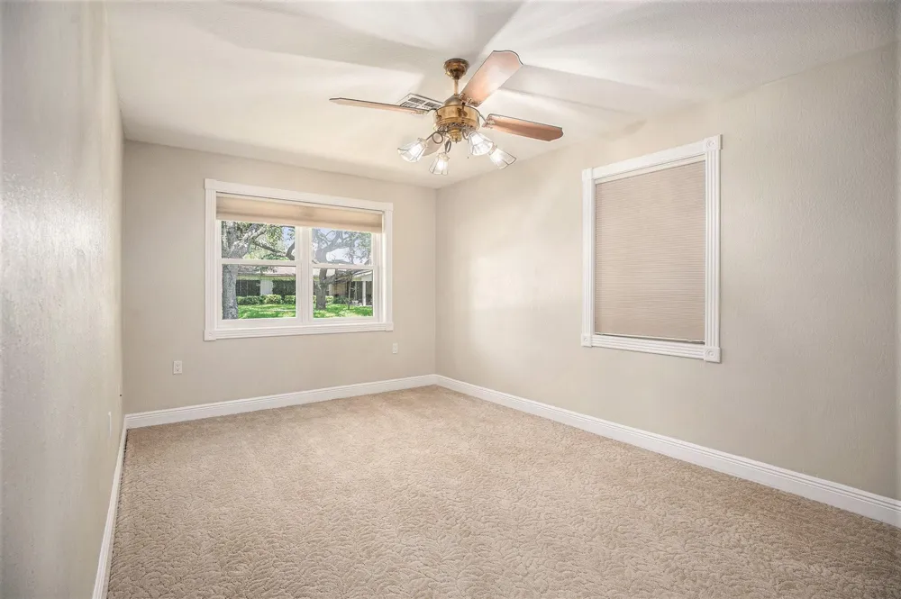 33 Maple Lane Galveston, TX 77551