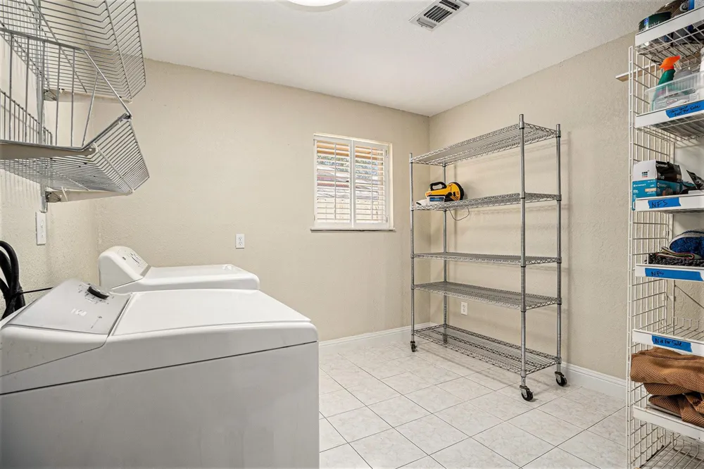 33 Maple Lane Galveston, TX 77551