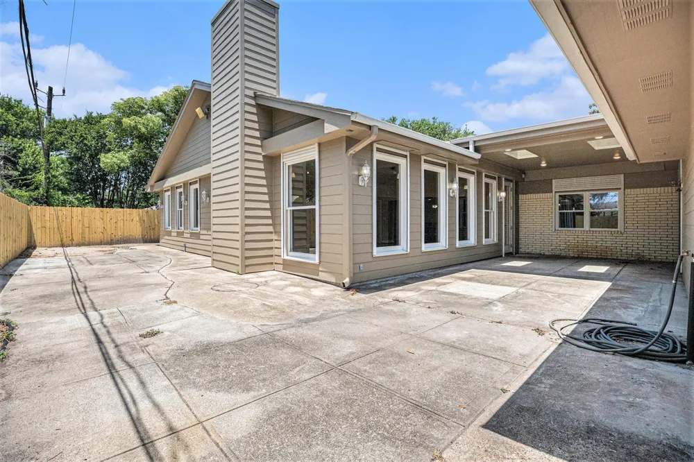 33 Maple Lane Galveston, TX 77551