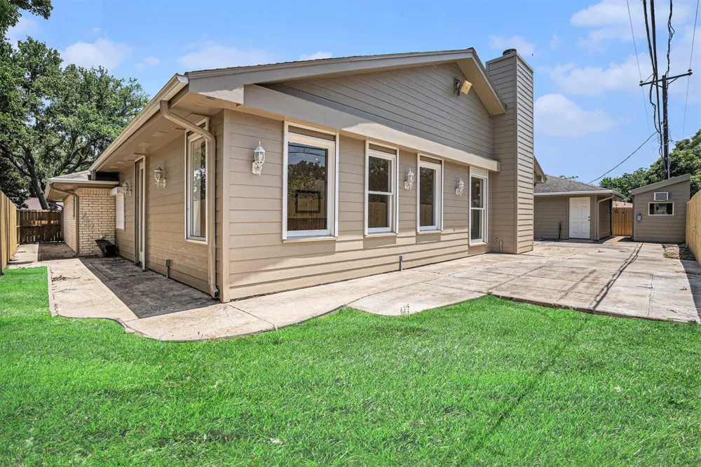 33 Maple Lane Galveston, TX 77551