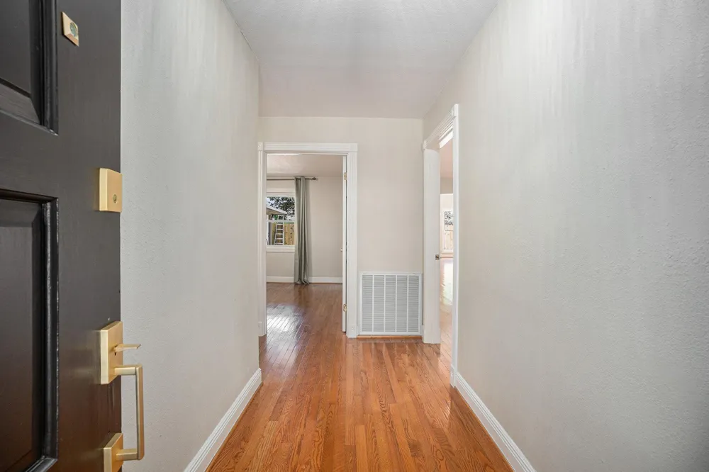 33 Maple Lane Galveston, TX 77551