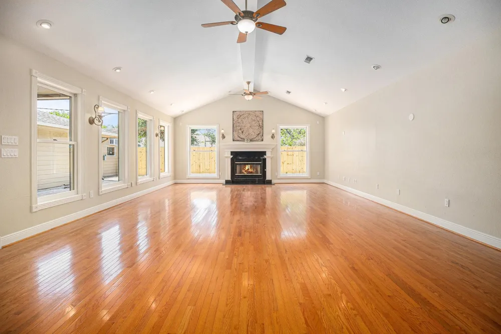 33 Maple Lane Galveston, TX 77551