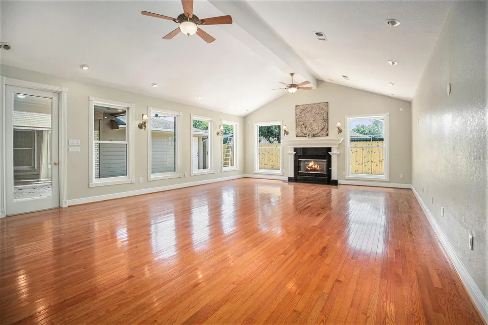 33 Maple Lane Galveston, TX 77551
